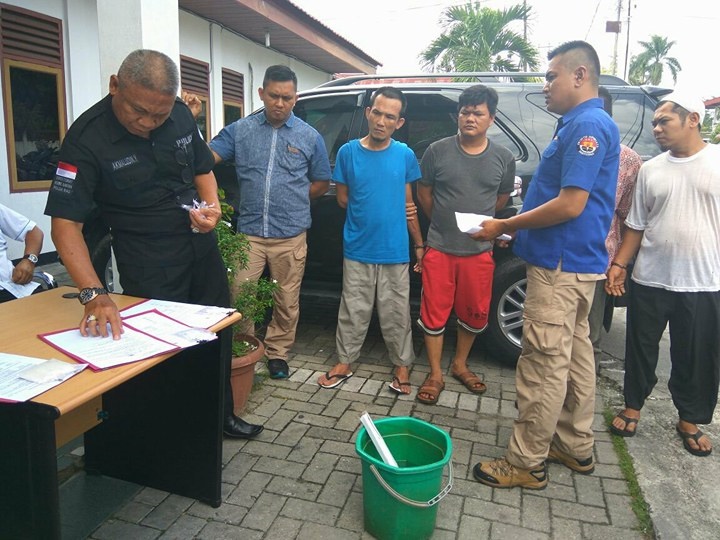 Ditresnarkoba Polda Riau Larutkan Sabu