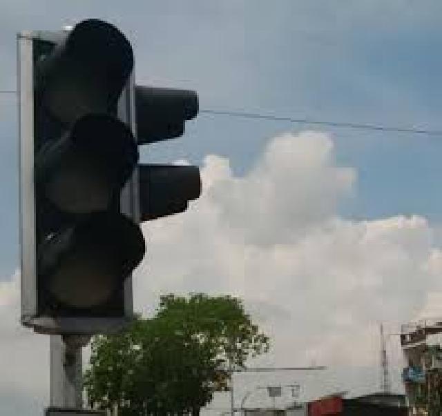Disambar Petir, Sejumlah Rambu-rambu Lalulintas di Kota Bengkalis Mati Total