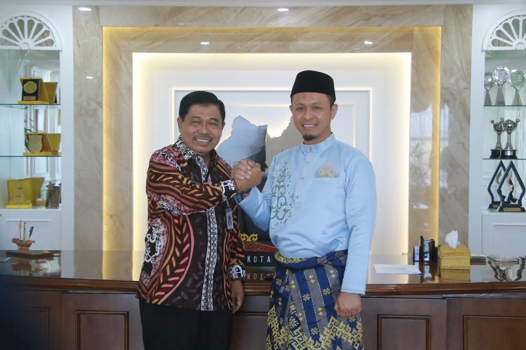 Gebrakan Wako Pekanbaru Diapresiasi Plt Rektor IPDN, Bongkar Reklame Hingga Turunkan Tarif Parkir