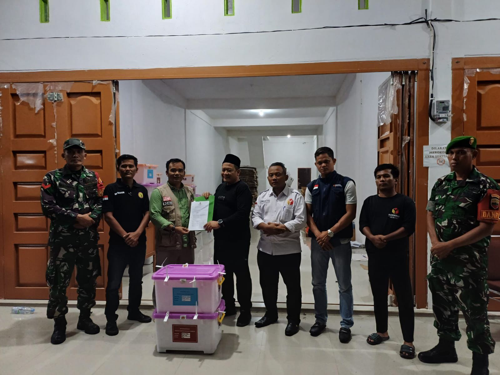 Serah Terima Logistik Pilkada 2024 di Bangun Purba Berjalan Lancar