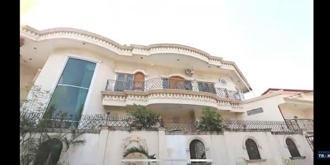 Enam Potret Rumah Super Megah Irma Darmawangsa, Berlapis Emas & Ditaksir Rp30 Miliar