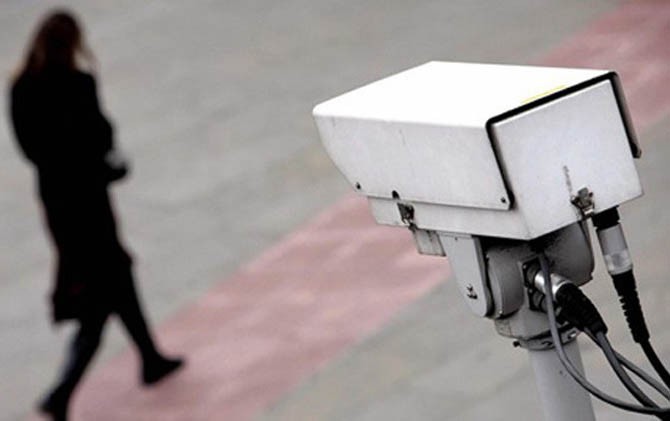 Lewat Kamera Pemantau, Oknum Tenaga Honorer Pemprov Riau Ketahuan Mencuri