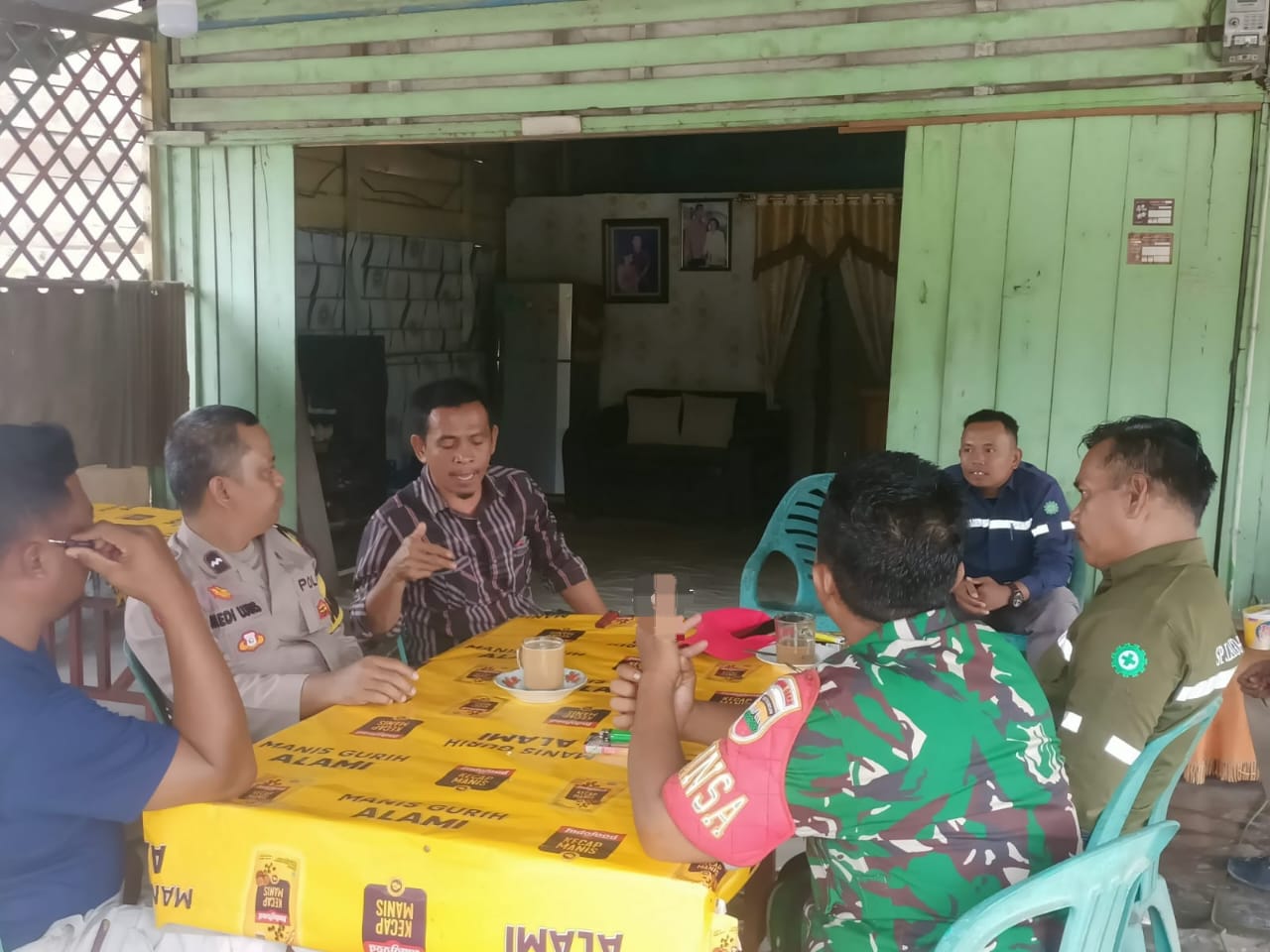 Personel Polsek Lubuk Dalam Gelar Kegiatan Cooling System dan Himbauan Kamtibmas di Kampung Rawang Kao Barat