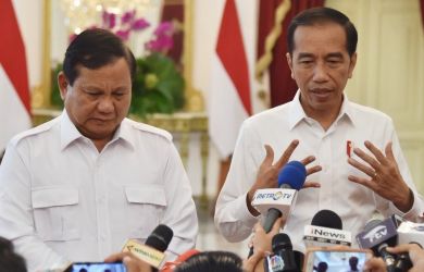 Ucapkan Selamat Ulang Tahun ke Jokowi, Prabowo Unggah Foto Momen yang Bikin Geger