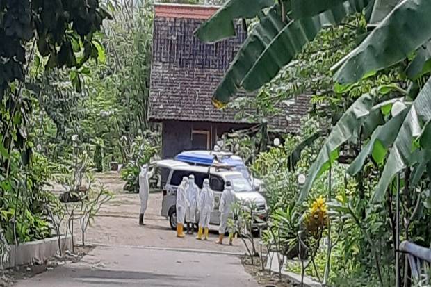 Mobil Ambulans Bawa Pasien Reaktif Corona Dihadang Warga