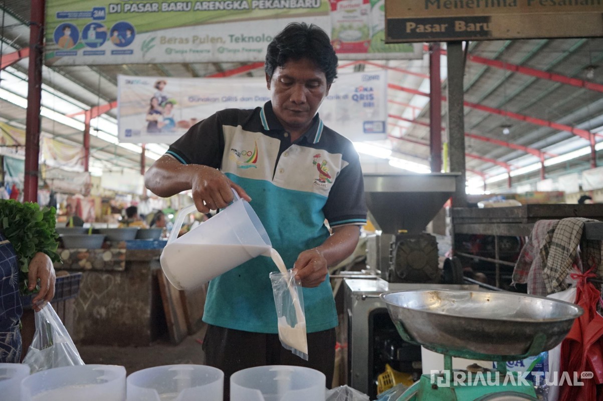 Kenaikan Harga Kelapa Picu Inovasi Pelaku Usaha, Permintaan Santan Kemasan Meningkat