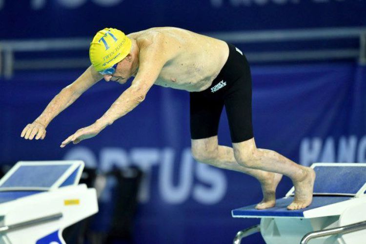 Pria Usia 100 Tahun Pecahkan Rekor Renang 50 Meter