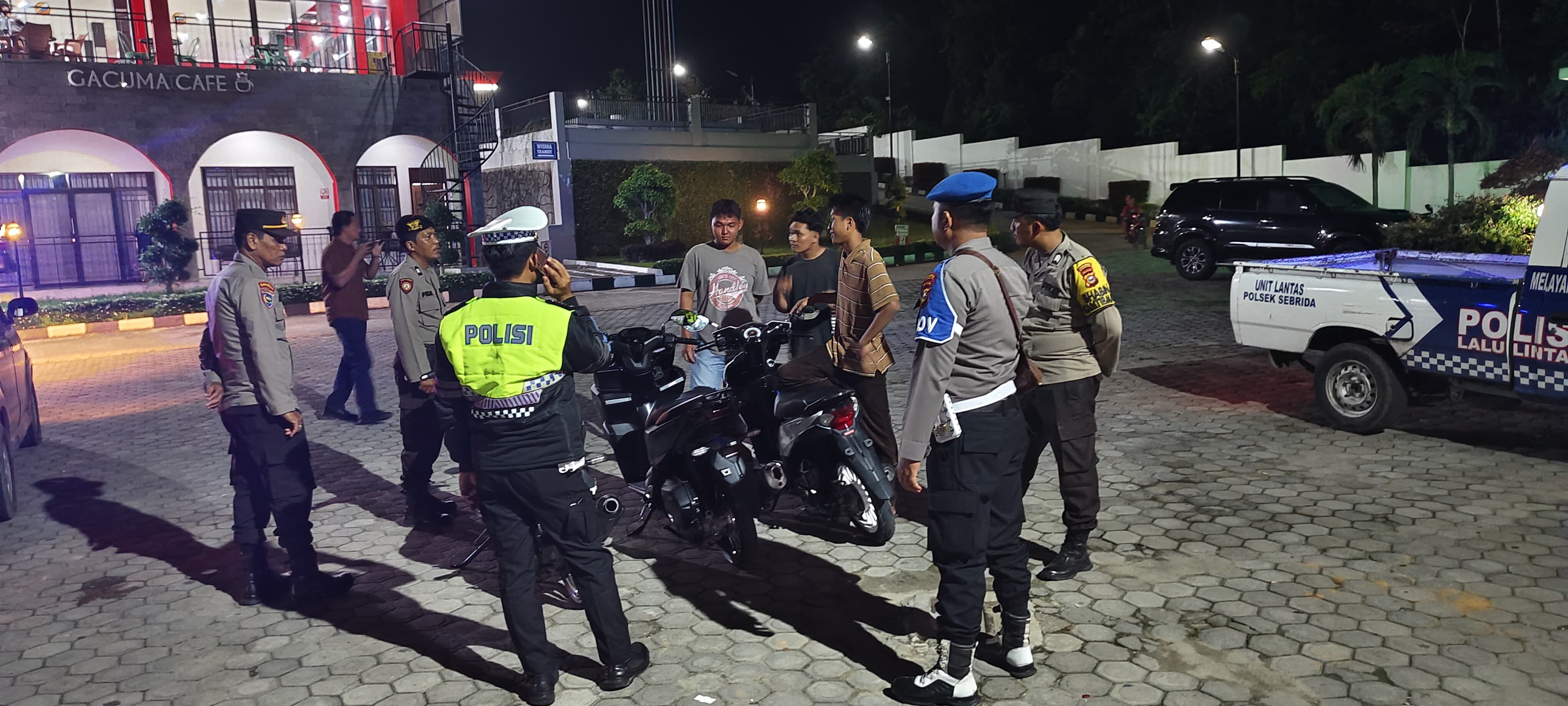 Jelang Pilkada Polsek Seberida Patroli Dialogis