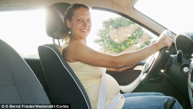 Ini Tips Aman Mengemudi Ketika Hamil