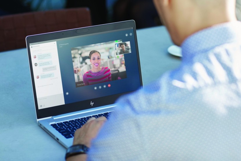EliteBooks Sediakan Mikrofon Dua Sisi untuk Skype