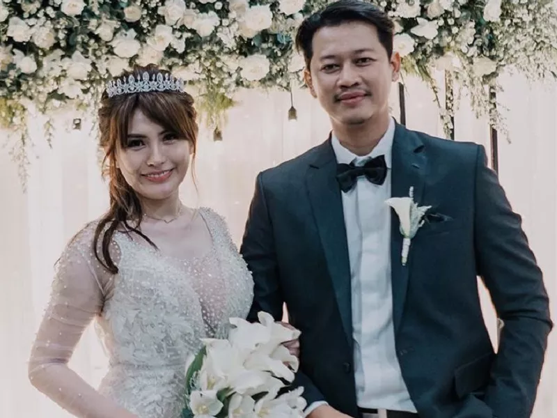 Cantiknya Angela Lee Pakai Gaun Pengantin