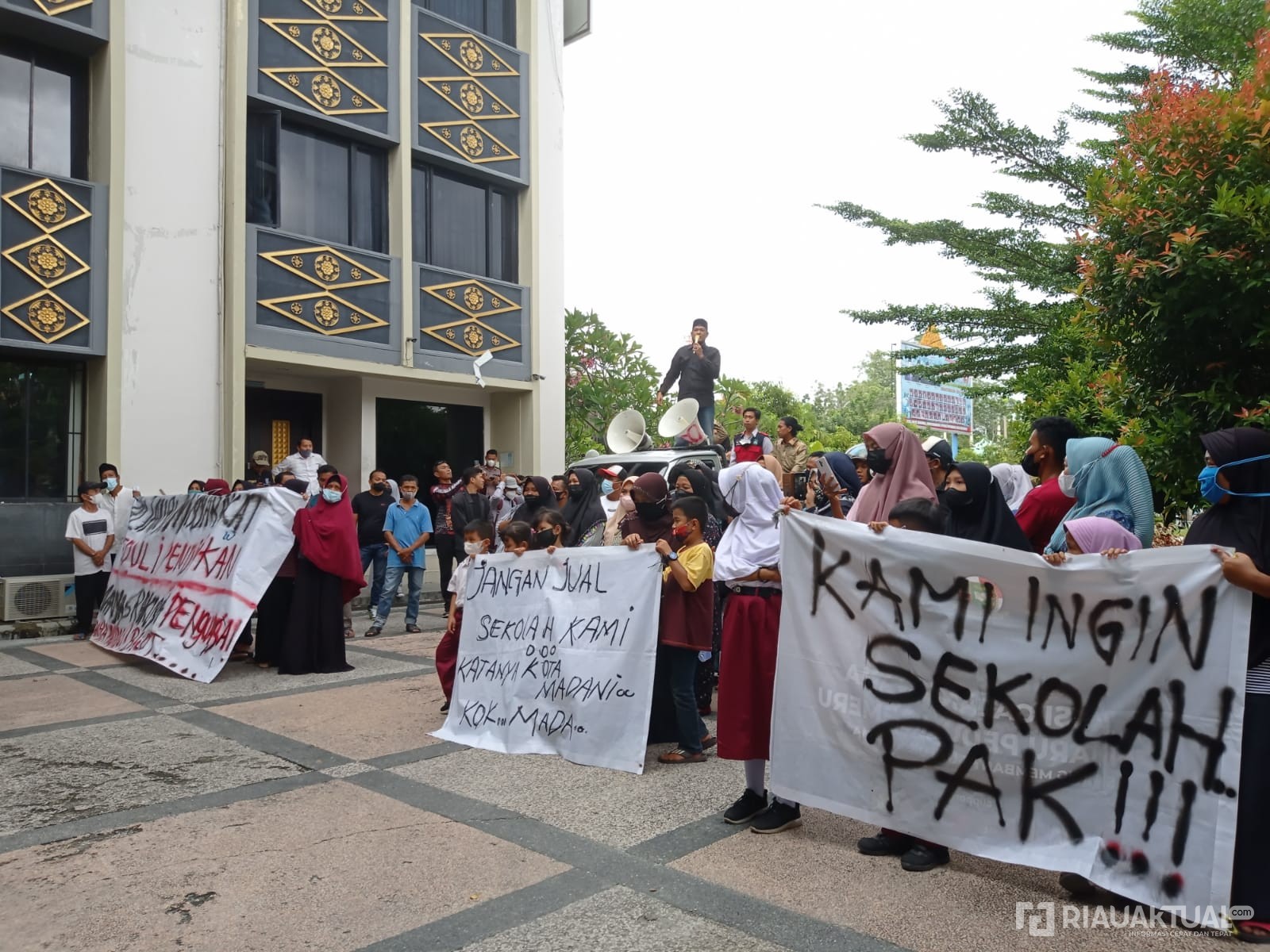 DPRD Tolak Keinginan Pemko Pekanbaru Yang Akan Alih Fungsikan SDN 01 Menjadi Pasar