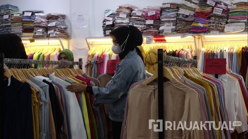 Fashion Trendi Famys Hijab Collection, Kualitas Terjamin, Harga Bersahabat