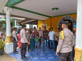 Polsek Batang Cenaku Ajak Jemaat Gereja Berpartisipasi Jaga Kamtibmas