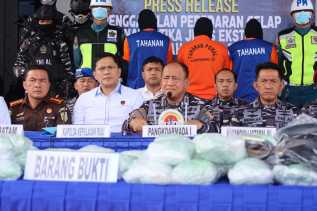 TNI AL Gagalkan Penyelundupan 60.000 Butir Ekstasi di Perairan Karimun