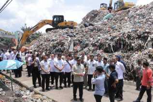 Kendalikan Sampah, Wako Agung Boyong Camat Lurah ke TPA Muara Fajar