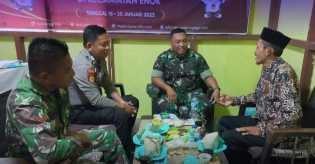 Polsek Enok Sambangi Kantor Camat dan Sampaikan Pesan Pemilu Damai 2024