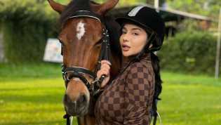 Potret Siva Aprilia Berkuda Bikin Netizen Insecure!