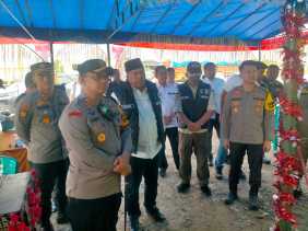 Kapolsek Kandis Dampingi Forkopimda Siak Pantau TPS di Pilkada 2024