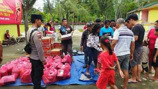 Hari Raya Imlek, Polres Bengkalis Bantu Salurkan Bantuan Sembako Kepada Keluarga Budhis