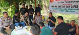 Polsek Pasir Penyu Jadikan Ruang Terbuka Perusahaan Tempat Diskusi Pilkada Damai