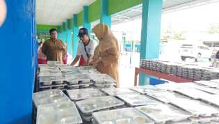 Ribuan Anak di Pekanbaru Mulai Dapat Makan Bergizi Gratis