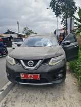 Cek Kondisi Korban Gunung Marapi, Anggota BPBD Riau Dihujani Abu Vulkanik