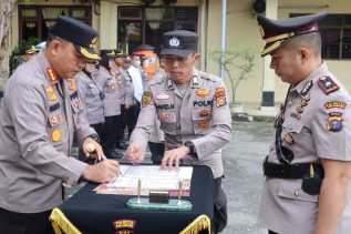 Kapolresta Pekanbaru Sertijab Kasat Lantas, Kasat Resnarkoba, dan Kapolsek Sukajadi