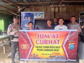 Bripka Erdo Jumat Curhat dan Cooling System, Sosialisasi Pemilu 2024 di Desa Pulau Palas