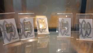 Berubah Lagi, Harga Emas Antam Hari ini Turun Rp4 Ribu