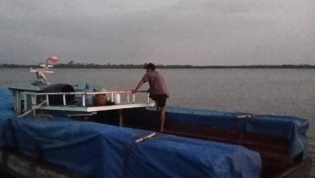 Polres Meranti Gagalkan Penyelundupan 25 Ton Kayu Ilegal di Selat Ringgit