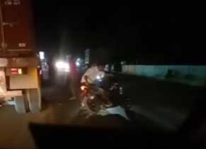 Lagi Laka Akibat Pemotor Saat Mendahului Truk Terjadi di Kampar