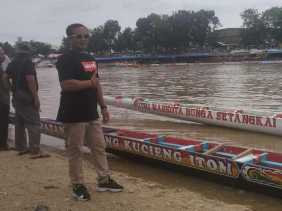 Jalur Putri Mahkota Bunga Setangkai Bertahan di Hari Keempat Pacu Jalur Nasional