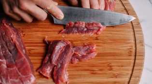 Ini 4 Trik Mudah Membuat Daging Kurban Cepat Empuk