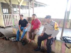 Jelang Pilkada Rokan Hilir, Bhabinkamtibmas Harapan Jaya Gelar Kampanye Damai dan Ajak Warga Jaga Persatuan