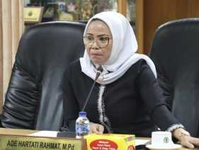 Pemprov Riau Terkesan Lepas Tangan Terkait PPPK Guru, Ade Hartati: Jangan Main-main!