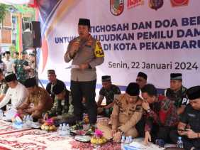 Kombes Jeki dan Pj Wali Kota Pekanbaru Doa Istighosah untuk Pemilu Damai