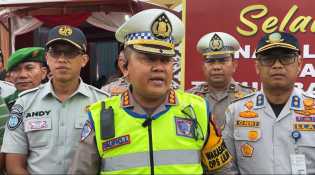 Mal Jadi Tempat Favorit Liburan, Polisi Jaga Ketat Arus Lalu Lintas Pekanbaru