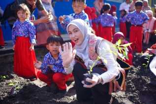 Bunda PAUD Riau Ajak Anak TK Pertiwi Cinta Lingkungan Lewat Literasi Hijau