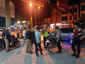 Polsek Mandau Tertibkan Kendaraan Hingga Larut Malam Demi Jamin Keamanan Pilkada