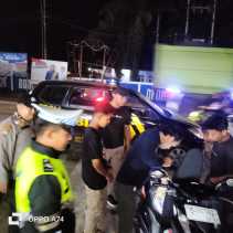 Antisipasi Premanisme dan Miras Jelang Pilkada, Polsek Seberida Patroli