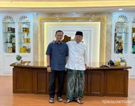 Malam Hari, Menteri Nusron Wahid Tinjau Komplek Wali Kota dan Bahas Proyek PSN di Pekanbaru