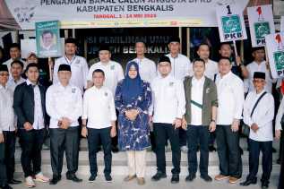 Libatkan Simpatisan Hingga Tukang Becak, PKB Bengkalis Daftar Bacaleg 2024 ke KPU