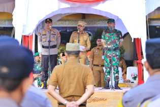 Wujudkan Pekanbaru Aman,  Pj Walikota Serahkan Insentif untuk Tiga Pilar