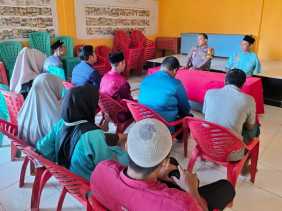 Kapolsek Rimba Melintang Gelar Program Cooling System dan Jumat Curhat untuk Pilkada Damai 2024 di Pematang Sikek