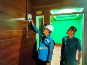Menyala Abangku! PLN Berhasil Listriki 4 Dusun Terpencil di Indragiri Hilir