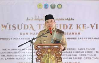 Wabup Husni Janjikan Beri Bonus 8 Santri Hafidz 30 Juz Al Qur'an