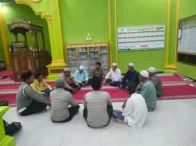 Polsek Kubu Gelar Magrib Berjamaah dan Sosialisasi Pemilu Damai