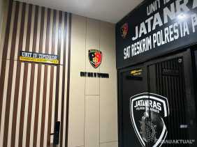 Diperiksa Sejak Pagi, Mantan Dirut RSD Madani Pekanbaru Belum Keluar dari Ruang Penyidik Hingga Malam