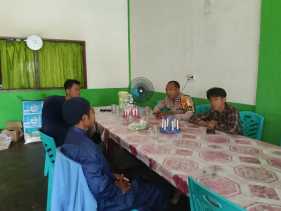 Bhabinkamtibmas Mesah Polsek Tanah Putih Tanjung Melawan Ajak Warga Wujudkan Pilkada Damai 2024